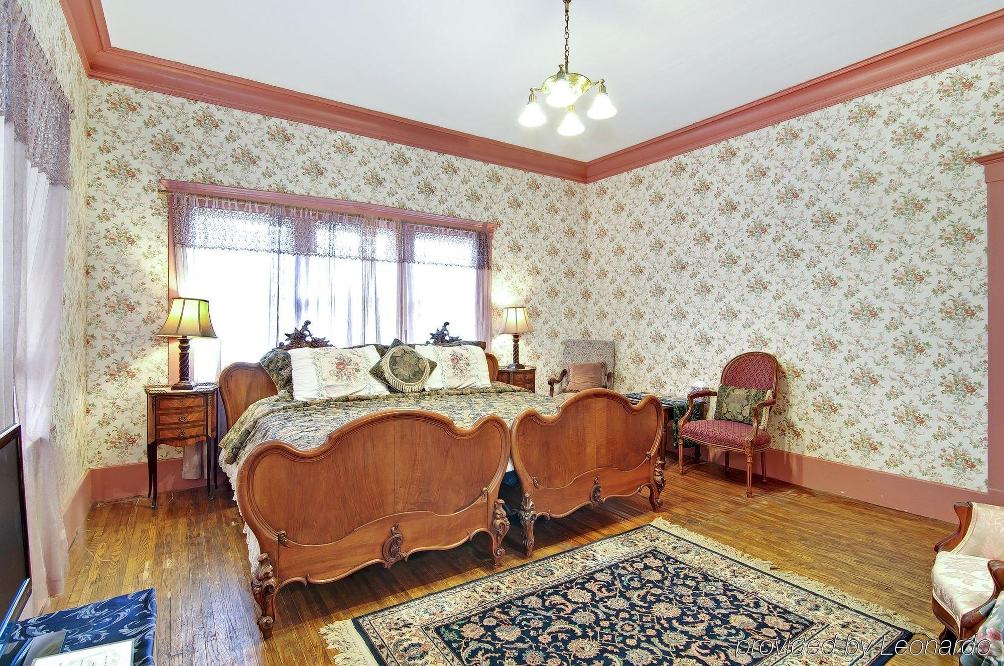 Manoa Valley Inn Гонолулу Экстерьер фото