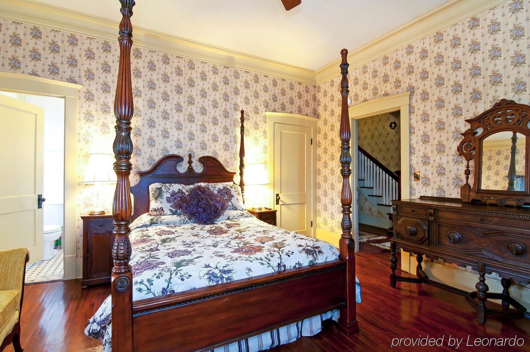 Manoa Valley Inn Гонолулу Экстерьер фото
