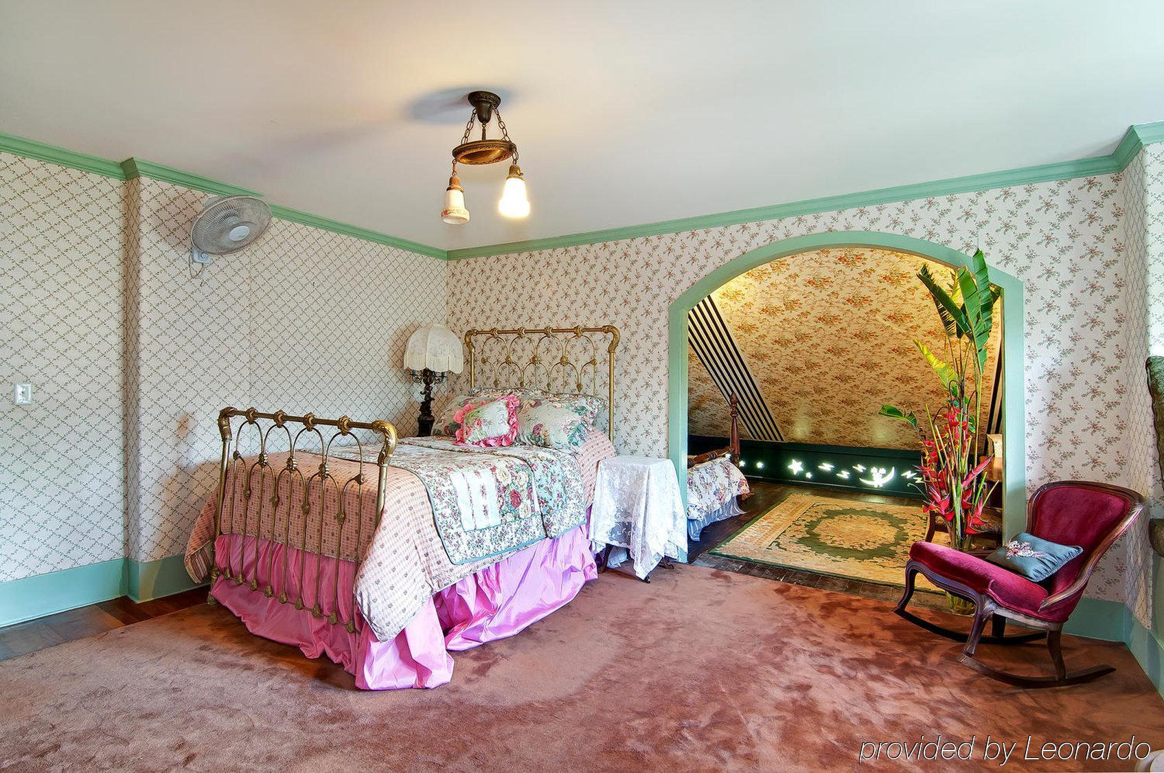 Manoa Valley Inn Гонолулу Экстерьер фото
