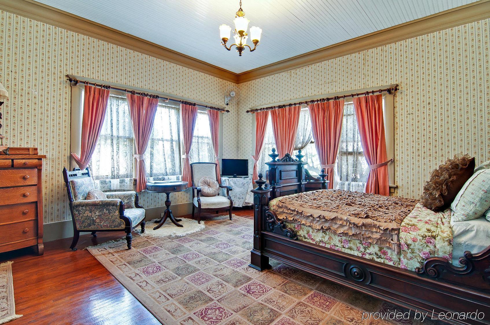 Manoa Valley Inn Гонолулу Экстерьер фото