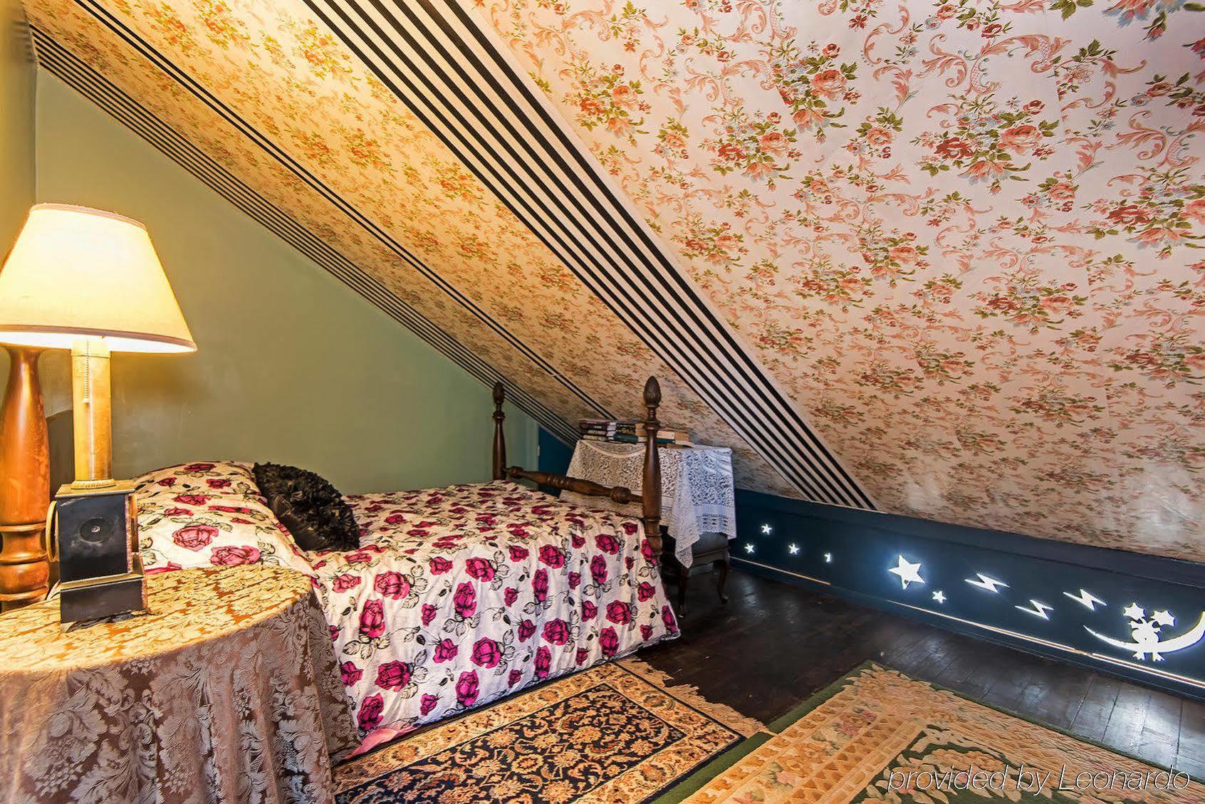 Manoa Valley Inn Гонолулу Экстерьер фото