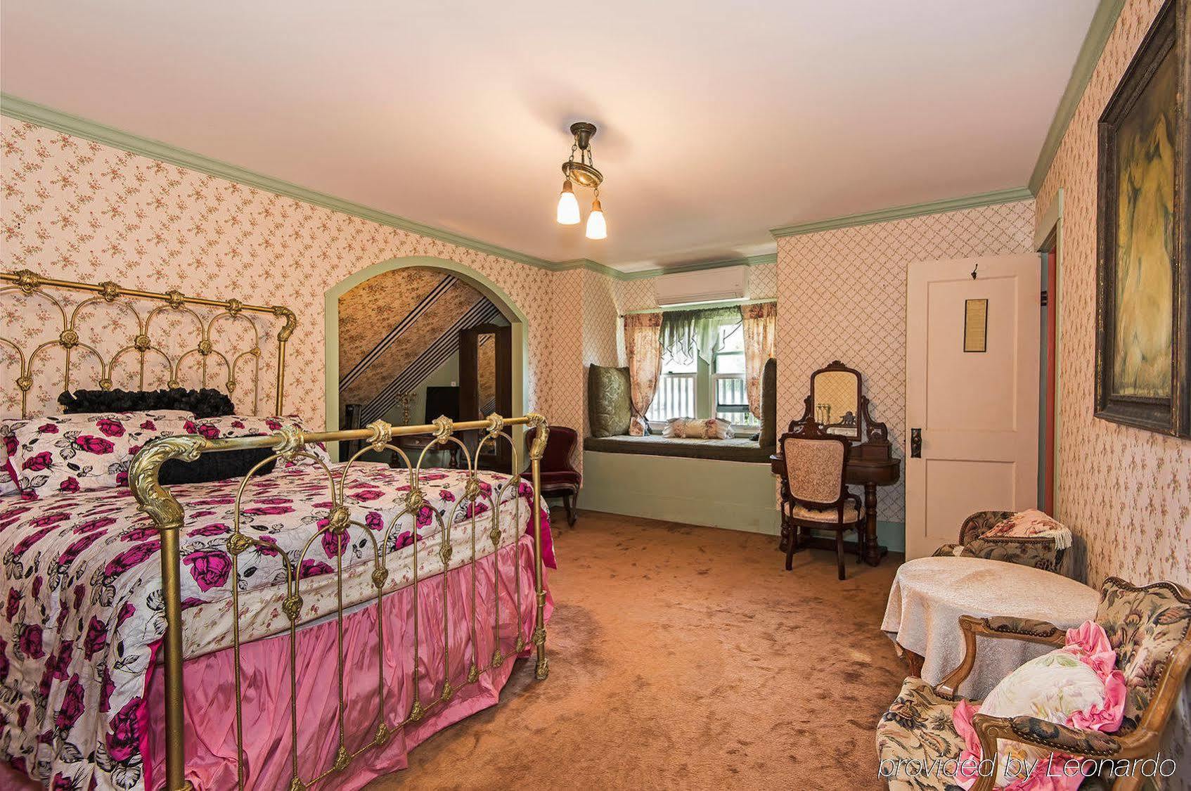 Manoa Valley Inn Гонолулу Экстерьер фото