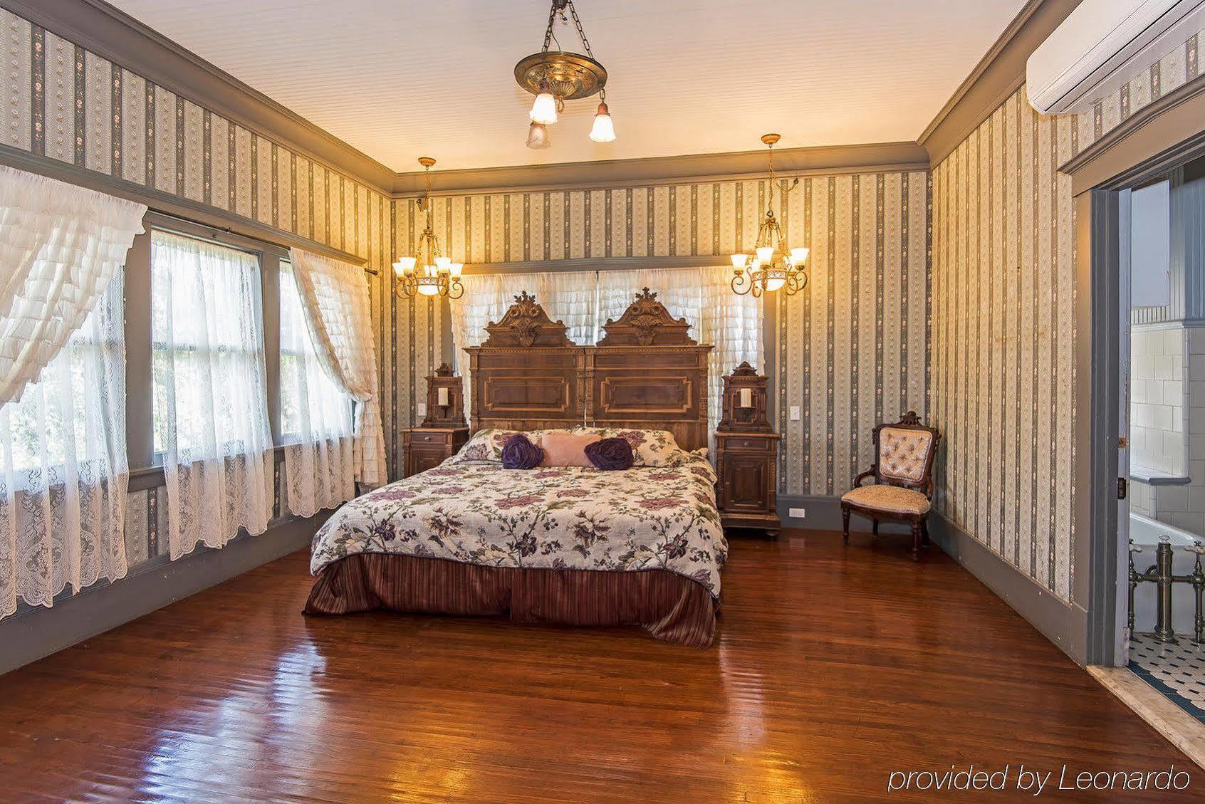 Manoa Valley Inn Гонолулу Экстерьер фото
