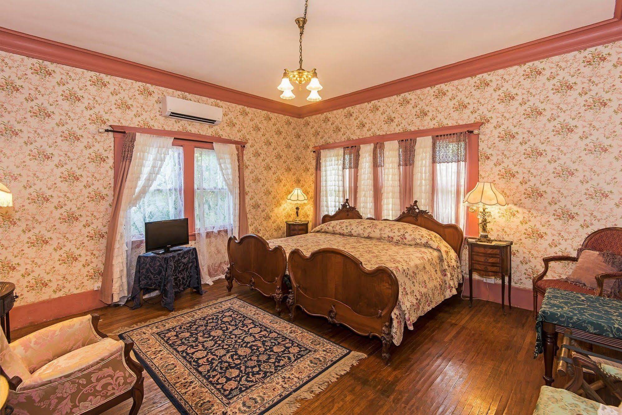 Manoa Valley Inn Гонолулу Экстерьер фото